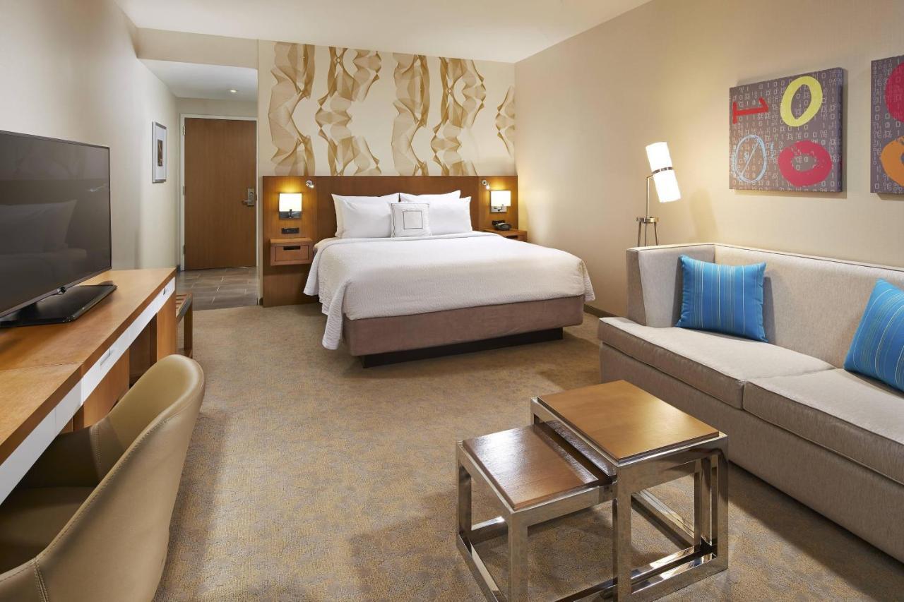 Courtyard By Marriott Sunnyvale Mountain View Hotel Esterno foto